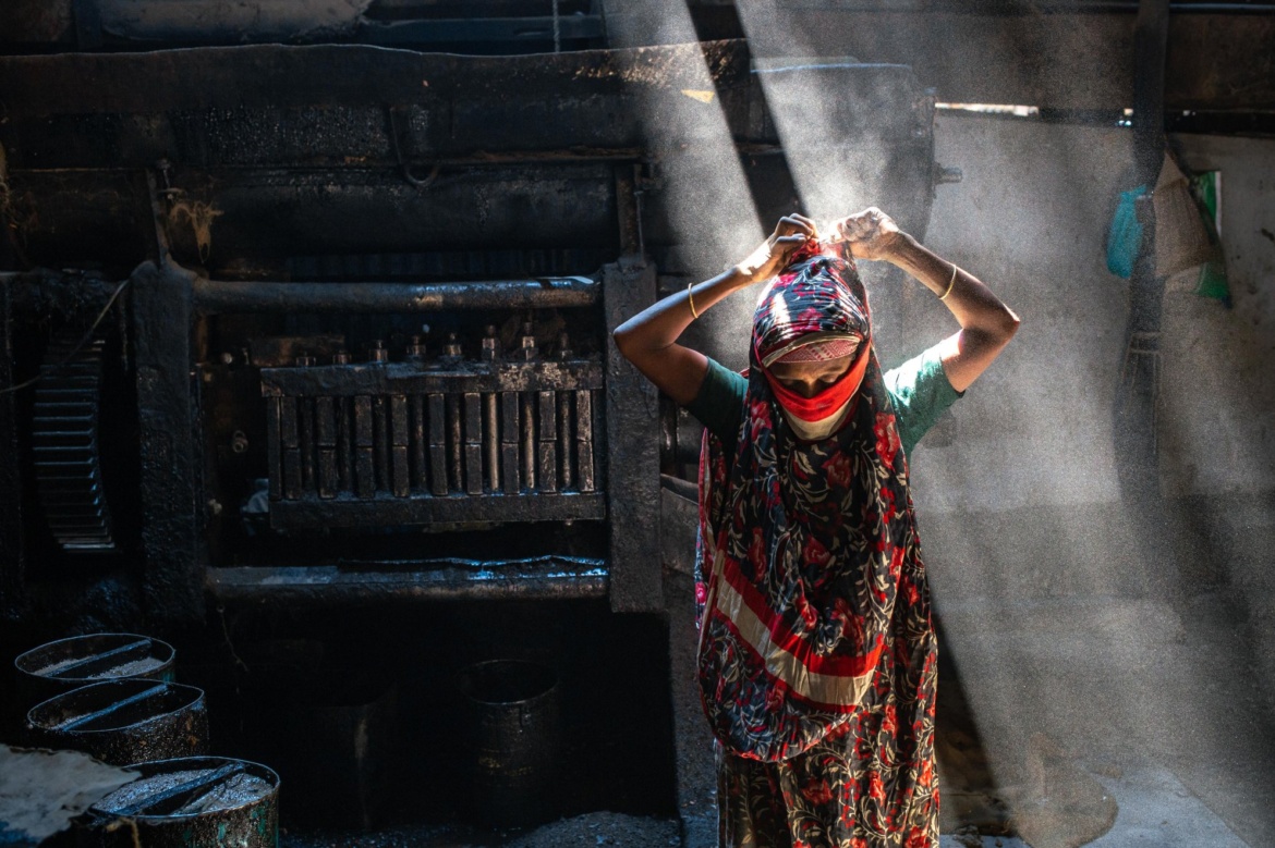 Counter-Records: Imaging Law, Gender, and Justice