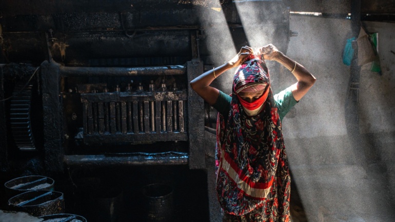 Counter-Records: Imaging Law, Gender, and Justice